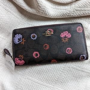 Coach PrimRose Floral Signature Print Accordion Zip Wallet